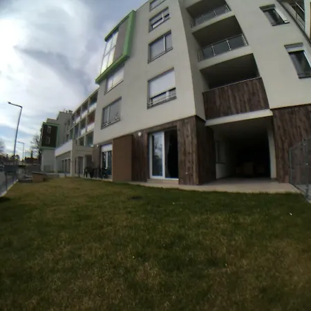 Lido Riviera Apartman *