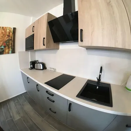 Lido Riviera Apartman *